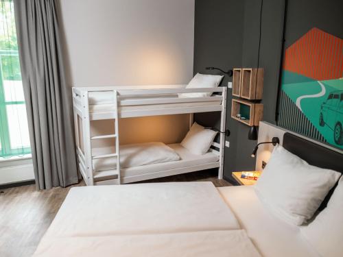 1 double bed
