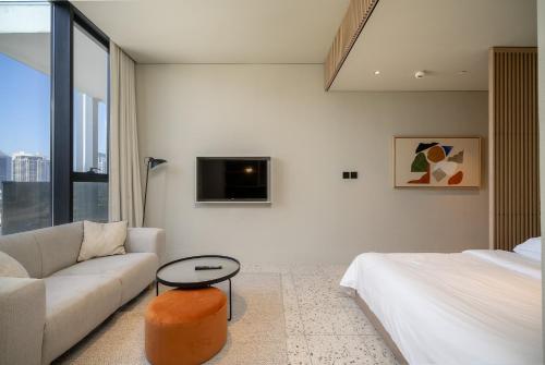 ALH Vacay - Upside Living - Studio - 701 View to Burj Khalifa, Dubai (photo 4)