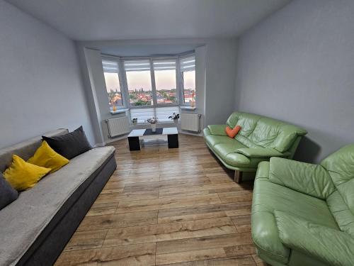 Простора 2х кімнатна рн міськлікарні, перенатальний 3окремі спальні місця (Простора 2х кімнатна рн міськлікарні, перенатальнии 3окремі спальні місця) in لوتسك