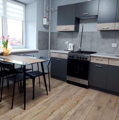 Простора 2х кімнатна рн міськлікарні, перенатальний 3окремі спальні місця (Простора 2х кімнатна рн міськлікарні, перенатальнии 3окремі спальні місця) in لوتسك