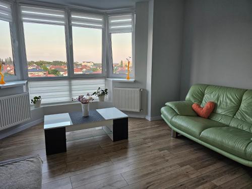 Простора 2х кімнатна рн міськлікарні, перенатальний 3окремі спальні місця (Простора 2х кімнатна рн міськлікарні, перенатальнии 3окремі спальні місця) in لوتسك