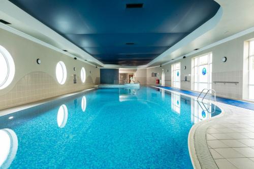 Swimming pool, Seven Oaks Hotel in Carlow