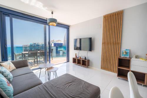 Luxury Penthouse with a Private Jacuzzi! in Torrevieja