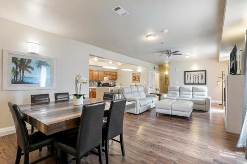Spacious and Fully Furnished Condo Near St. Charles in New Orleans, USA