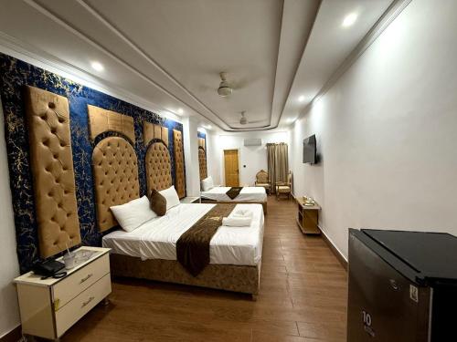 Grand Royal Hotel - image 5