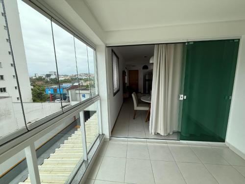 ระเบียง/ชานเรือน, Apartamento maravilhoso a 8 min da Villa Germânica - Até 6 Pessoas (Apartamento maravilhoso a 8 min da Villa Germanica - Ate 6 Pessoas) in อิโตวปาวานอร์เต