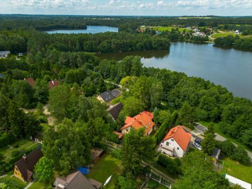 . Domek Kamień - z tarasem, z kominkiem i altaną grillową - TOP lokalizacja przy jeziorze