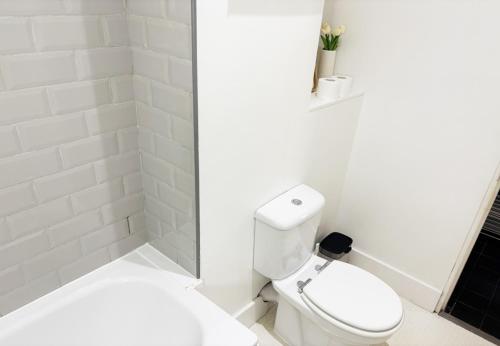 Cosy Flat Near City Centre & Princess Park, Liverpool (photo 6)
