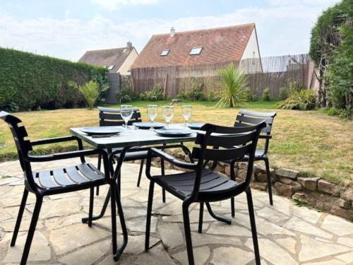 Dārzs, Maison familiale 3 chambres - Jardin clos BBQ linge inclus - Entre Caen & la Mer - Parking - arrivee in Epron (Lower Normandy)