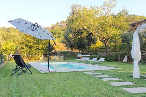 Svømmebasseng, Relax Guazza - Piscina a Comune - Parcheggio in Battifolle