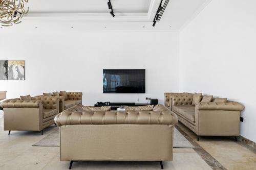 4BR plus Maid Penthouse with Private Pool and Jacuzzi, Dubaï