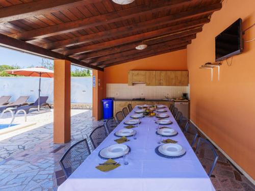 Holiday Home VIlla Eldina by Interhome in sikici