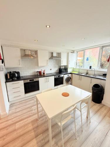 15 min to Central London Guest Suites 22 chambre d'hôte so quartier