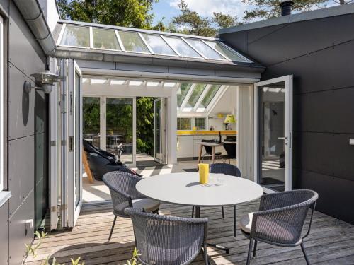 Erkély/terasz, Holiday Home Muriel - 150m from the sea by Interhome in Snogebaek