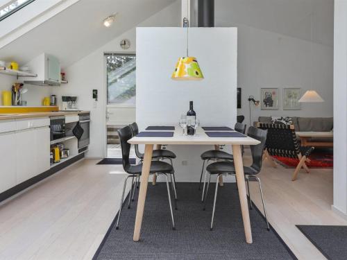 Konyha, Holiday Home Muriel - 150m from the sea by Interhome in Snogebaek