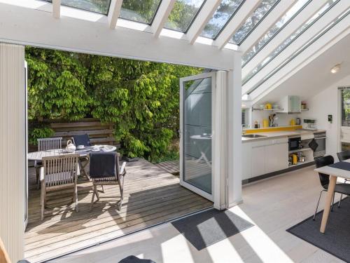 Erkély/terasz, Holiday Home Muriel - 150m from the sea by Interhome in Snogebaek