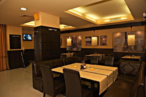 Hotel Serdica - image 2