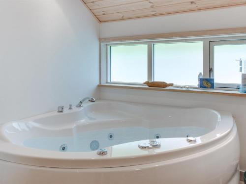 Holiday Home Fastulf - 300m from the sea by Interhome in Snogebaek