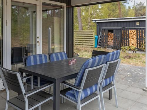 Holiday Home Ømunde - 150m from the sea by Interhome in Snogebaek