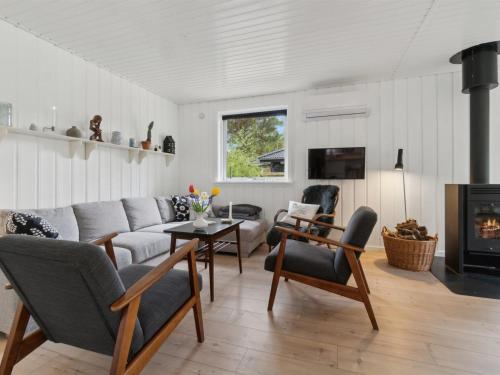 Holiday Home Ømunde - 150m from the sea by Interhome in Snogebaek