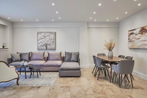 Marousi Fashion n bright 2bd Apt, Atény