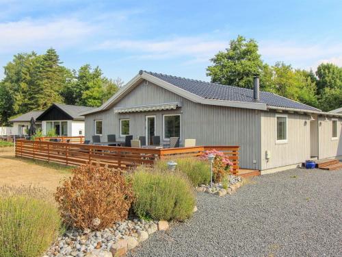 Holiday Home Editha - 800m from the sea by Interhome – khách sạn tại Idestrup