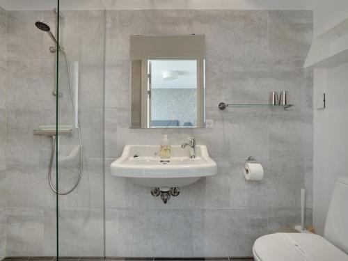 Apartment Bertte - 100m from the sea by Interhome in 伊德斯特納