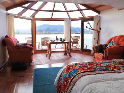Titicaca Lodge Flotante in Uros Islands