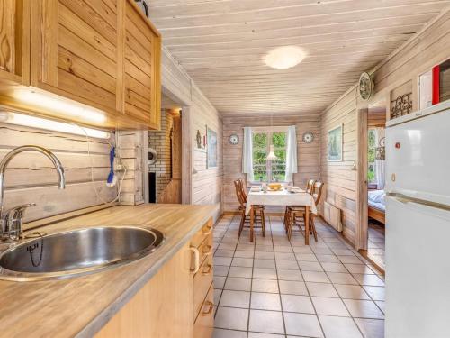 Holiday Home Berit - 700m from the sea by Interhome in Vaeggerlose