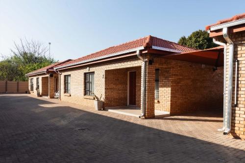 Matusadona Suites