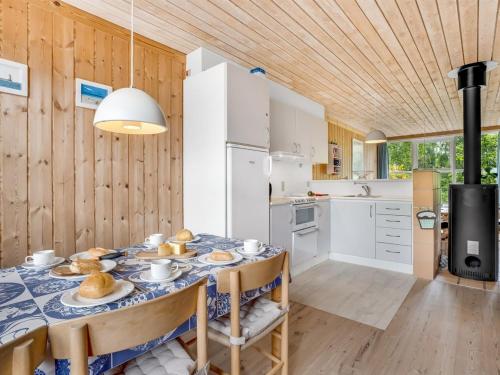 Holiday Home Hira - 300m from the sea by Interhome in Væggerløse