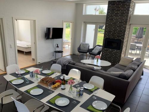Holiday Home Hvenild - 800m from the sea by Interhome in 辛度斯