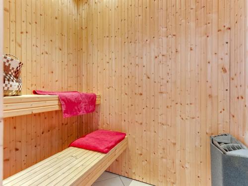 Holiday Home Hvenild - 800m from the sea by Interhome in 辛度斯