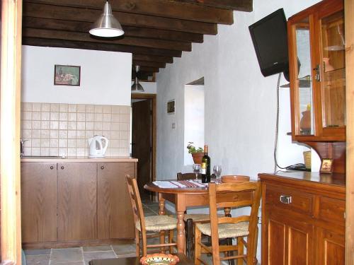 ANOI 1-bedroom country House in Episkopi