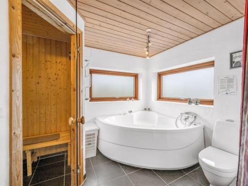  Holiday Home Martje - 900m from the sea by Interhome in Fanø