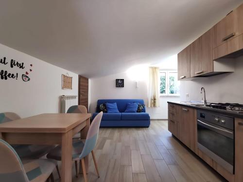 virtuve, Peter's apartment - Moto & Bike Parking in Castel Sant'Elia