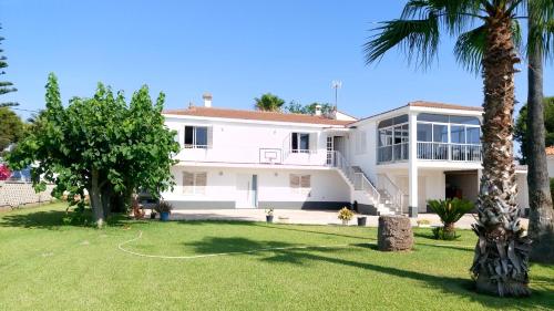 2 bedrooms, 4 beds