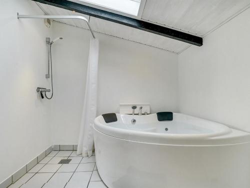 Holiday Home Kalf - 400m from the sea by Interhome in Lakolk