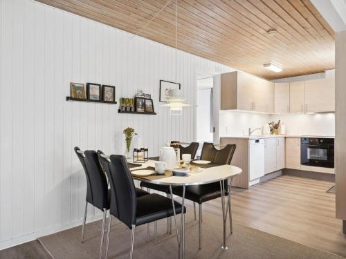 Holiday Home Sigrun - 4km from the sea by Interhome in Romo Kirkeby