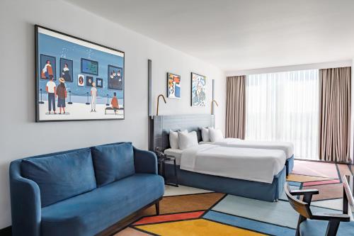 room detail thumbnail 1