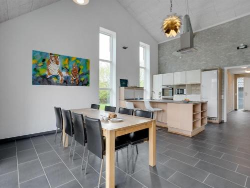 Holiday Home Henrieta - 4km from the sea by Interhome in Toftum