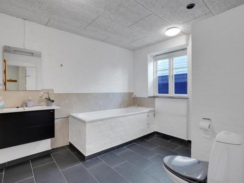 Holiday Home Henrieta - 4km from the sea by Interhome in Toftum