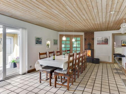  Holiday Home Billing - 11km from the sea by Interhome in Oksbøl