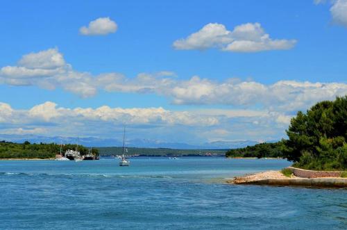  Apartments Solei-free parking in Kukljica