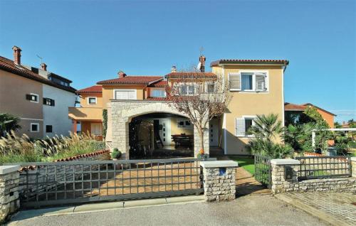  Apartment Flower Stephany in Umag