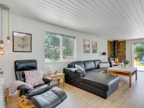  Holiday Home Thorvor - 1-5km from the sea by Interhome in Blåvand