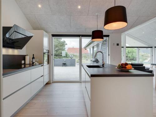 Konyha, Holiday Home Fenno - 900m from the sea by Interhome in Vejers Strand