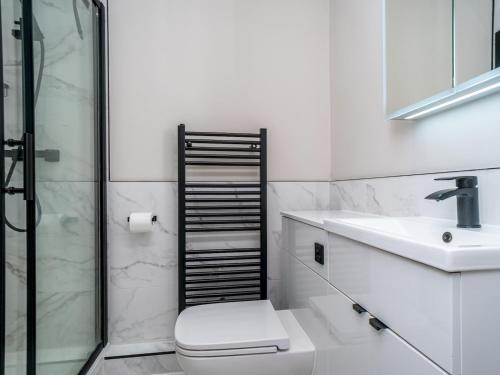 Pass the Keys Beautiful Modern Historical Flat Close to Castle, Эдинбург (фото 6)