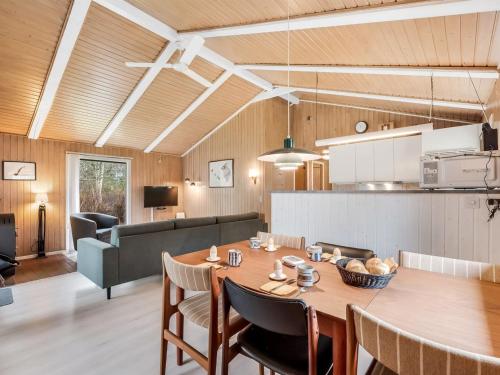 Holiday Home Fredger - 1-8km from the sea by Interhome in Ringkobing