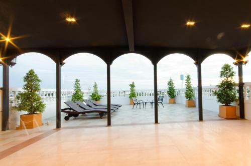 バイオレット タワー アット カオサン パレス